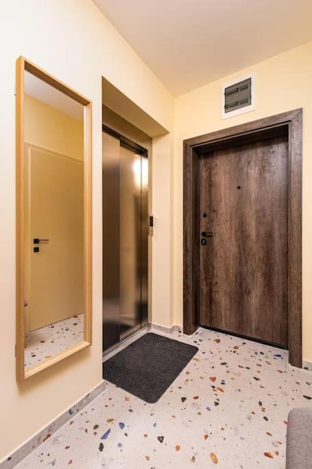 Hills View Central Apartment بلوفديف المظهر الخارجي الصورة