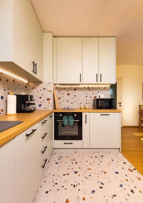 Hills View Central Apartment بلوفديف المظهر الخارجي الصورة